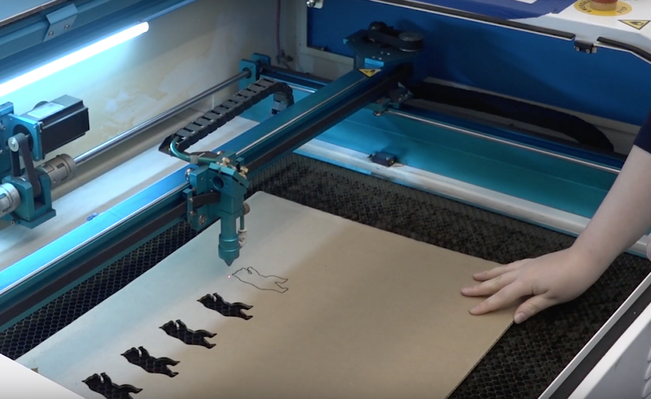 Laser cutter mashine